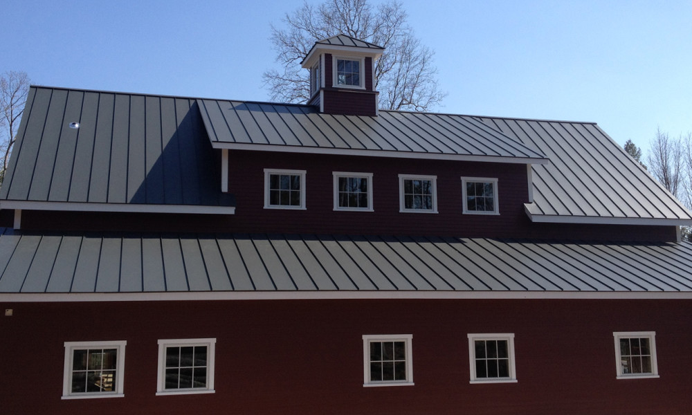 Why Standing Seam Metal Roofs Are Gaining Popularity in Edmonton