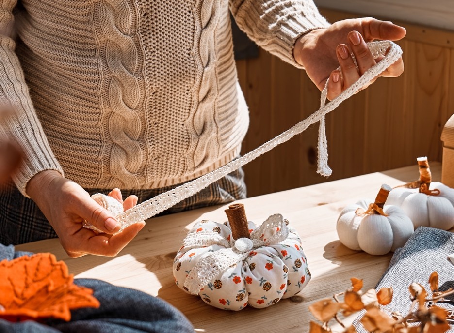 Crafting a captivating fall wreath